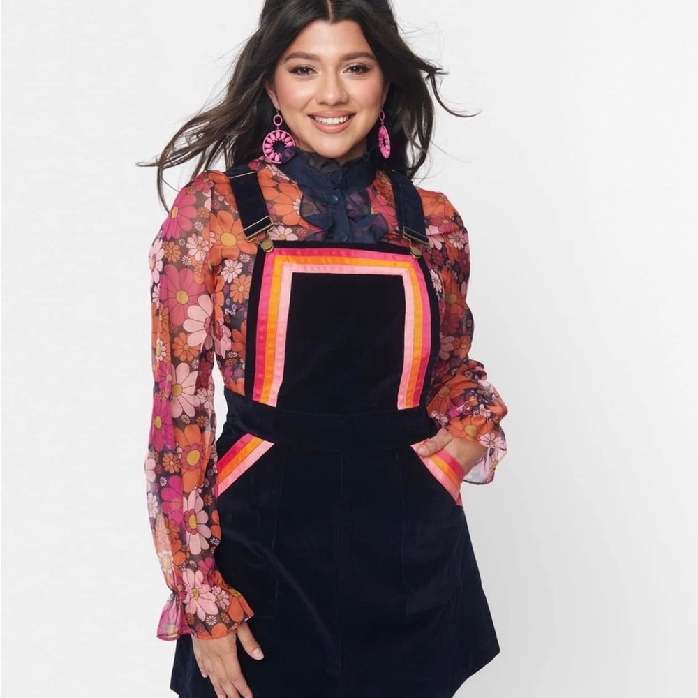 Floral Ruffle Sheer Blouse - Picture 5 of 5